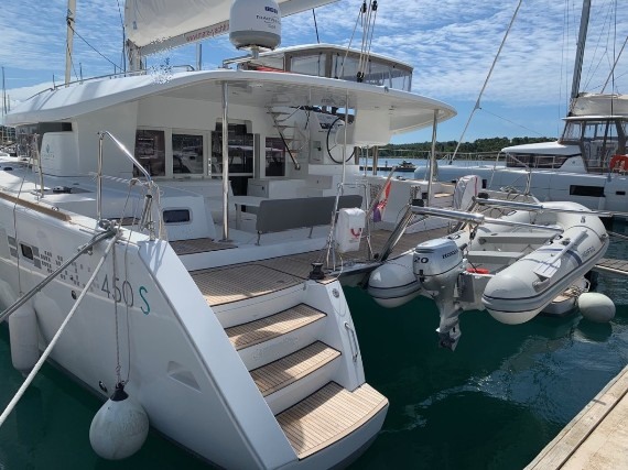 katamaran lagoon 450S chartern