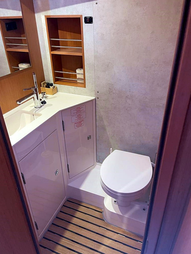 Coco Toilette in der Kabine