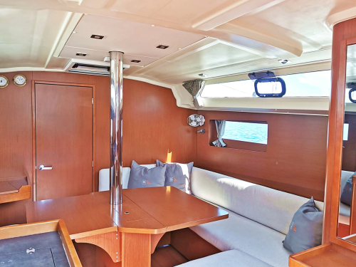 First Sitzgelegenheit Salon