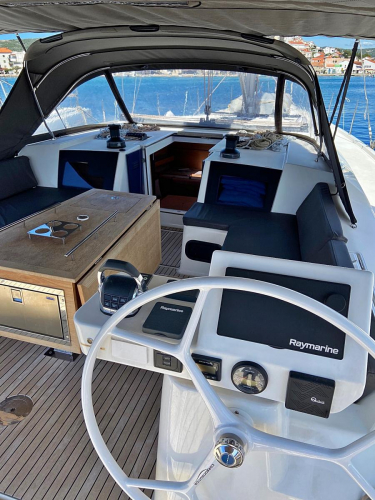 Dufour56-MyWay Composit-Lenkrad und Plicht