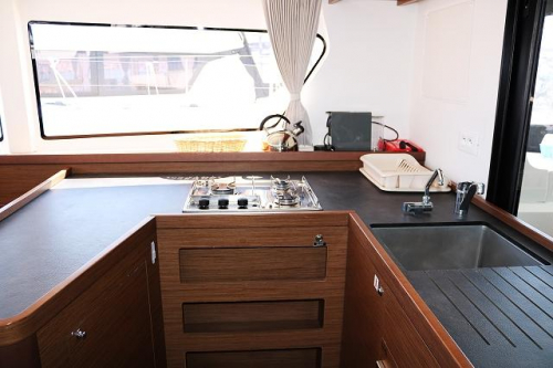 FutunaLima Küche mit Arbeitsfläche