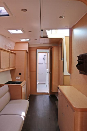 Lagoon 421_Happines Eingang zum Bad