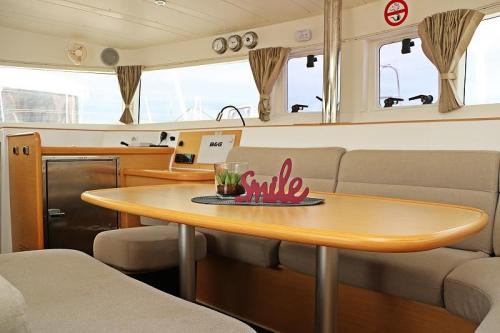 Lagoon 421_Happines Sitzgelegenheit im Salon