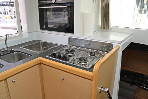 Lagoon 421_Happines Kueche Gasherd