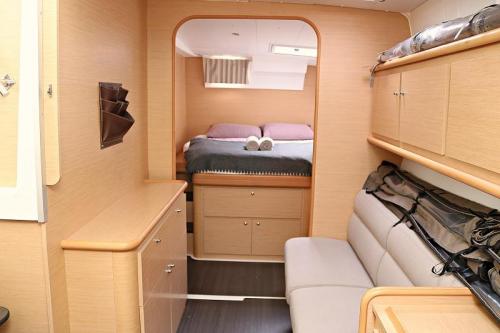 Lagoon 421_Happines Eingang in die Kabine