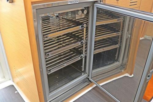 Lagoon 421_Happines Kühlschrank