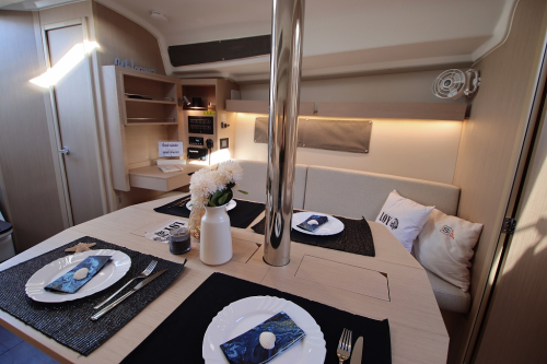 gedeckter Tisch blumen