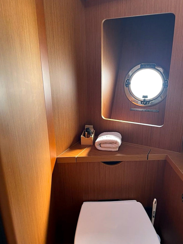 Nereide- Spiegel im Bad