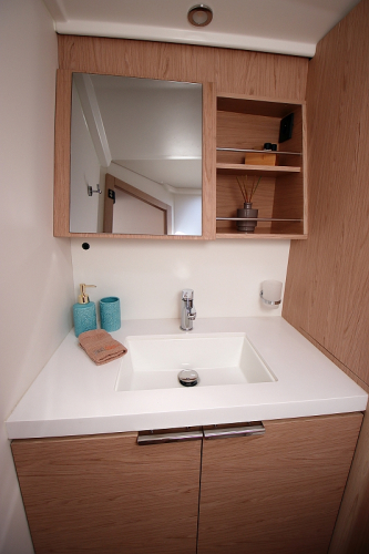 White Bird Waschbecken Bad in der Kabine