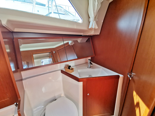 First Handwaschbecken